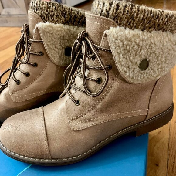 Cliff's by White Mountain - Women's Duena Hiking Style Boot - Natural - Size 8.5 - Picture 4 of 8